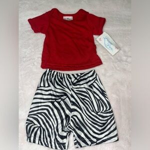 Size 9M Laura dare shirt and short set
